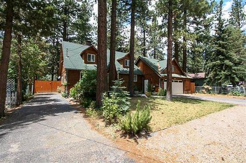 937 Peter Ave, Big Bear City, CA 92314 photo 2