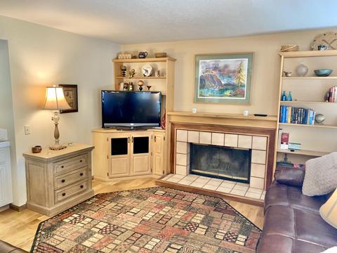 6589 Hawkley Dr, Riverside, CA 92506 photo 12