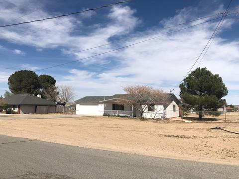 8005 Langdon Ave, Hesperia, CA 92345 photo 2