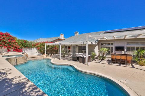 53 Sutton Pl E, Palm Desert, CA 92211 photo 2