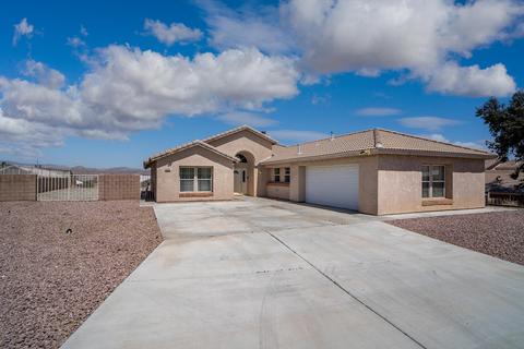 8588 Bolero Dr, Yucca Valley, CA 92284 photo 1