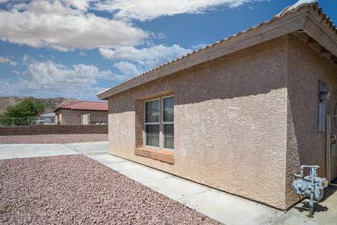 8588 Bolero Dr, Yucca Valley, CA 92284 photo 5