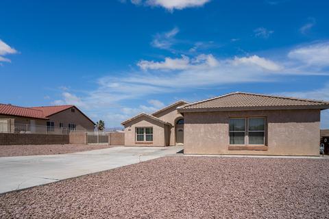 8588 Bolero Dr, Yucca Valley, CA 92284 photo 2