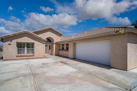8588 Bolero Dr, Yucca Valley, CA 92284 photo 4