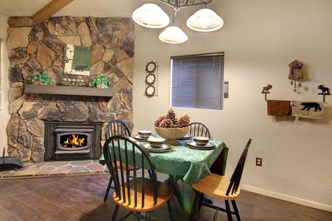 585 Wabash Ln, Sugarloaf, CA 92386 photo 13