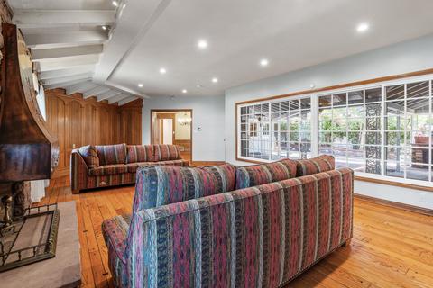2525 Deodar Cir, Pasadena, CA 91107 photo 2