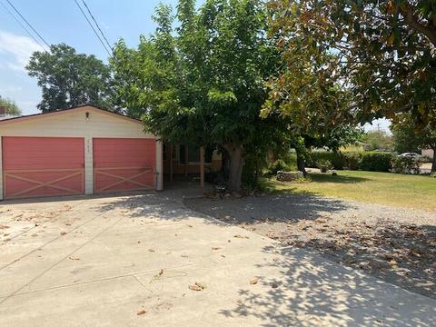 365 S Acacia Ave, Rialto, CA 92376 photo 2