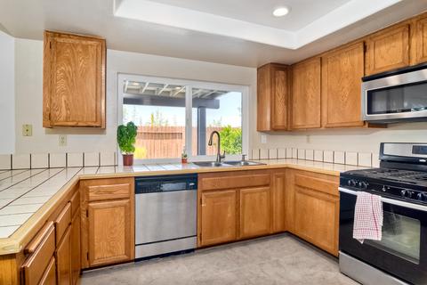3734 Carnegie Dr, Oceanside, CA 92056 photo 14