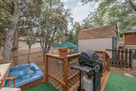 877 Leonard Ln, Sugarloaf, CA 92386 photo 9