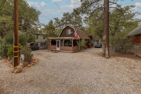 877 Leonard Ln, Sugarloaf, CA 92386 photo 3