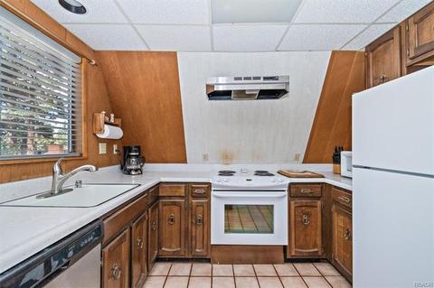 204 Wabash Ln, Sugarloaf, CA 92386 photo 13