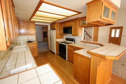 543 E Fairway Blvd, Big Bear City, CA 92314 photo 10