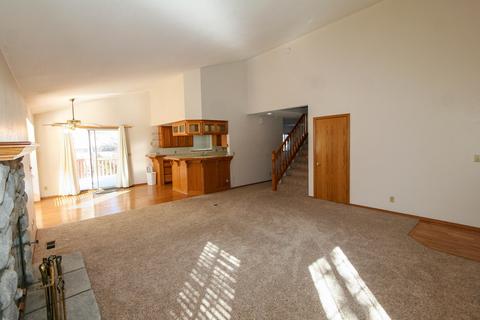 543 E Fairway Blvd, Big Bear City, CA 92314 photo 2