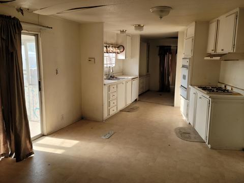 73586 Black Eagle Dr, Thousand Palms, CA 92276 photo 2