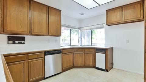2 Champlain, Irvine, CA 92620 photo 16