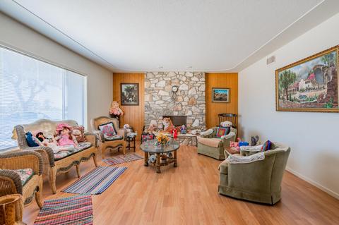 56523 Carlyle Dr, Yucca Valley, CA 92284 photo 4