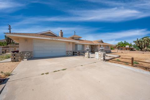 56523 Carlyle Dr, Yucca Valley, CA 92284 photo 1