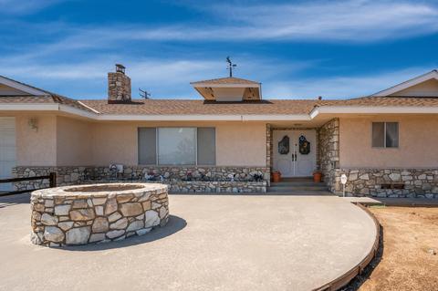 56523 Carlyle Dr, Yucca Valley, CA 92284 photo 2