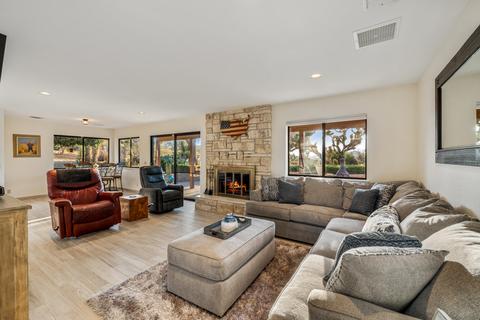 56580 Hidden Gold Dr, Yucca Valley, CA 92284 photo 3