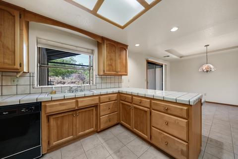 56761 Bonanza Dr, Yucca Valley, CA 92284 photo 10