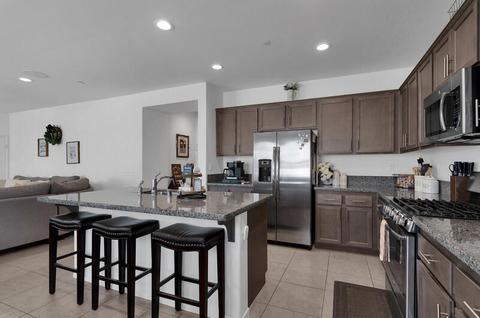 1516 Garnet Ct, Beaumont, CA 92223 photo 3