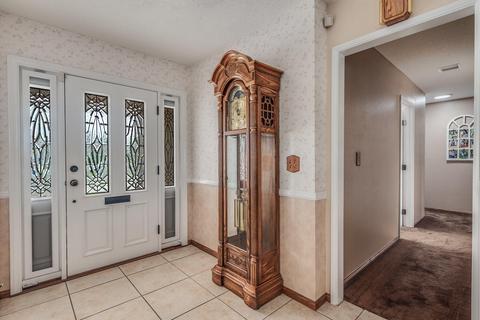 926 E Rosewood Ave, Orange, CA 92866 photo 4