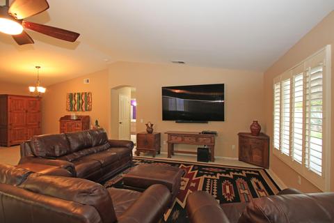47 Sutton Pl E, Palm Desert, CA 92211 photo 2