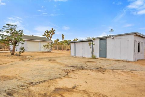 59085 Memory Ln, Yucca Valley, CA 92284 photo 3
