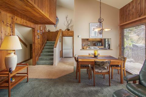 27721 Peninsula Dr, Lake Arrowhead, CA 92352 photo 4