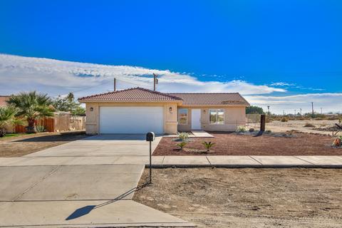 1227 Sargo Ave, Thermal, CA 92274 photo 2