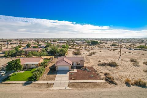 1227 Sargo Ave, Thermal, CA 92274 photo 3
