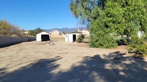 1724 W Persimmon St, Rialto, CA 92377 photo 4