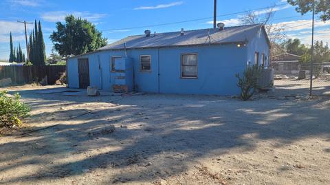1724 W Persimmon St, Rialto, CA 92377 photo 2