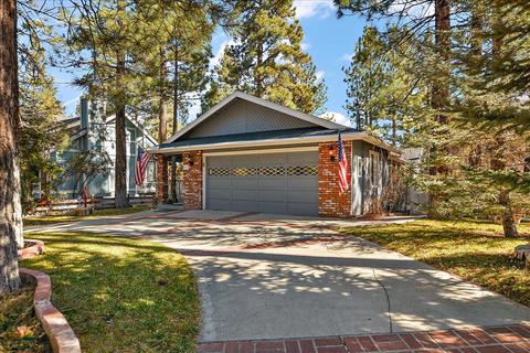 552 Division Dr, Big Bear City, CA 92314 photo 2