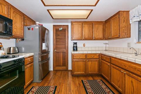 552 Division Dr, Big Bear City, CA 92314 photo 10