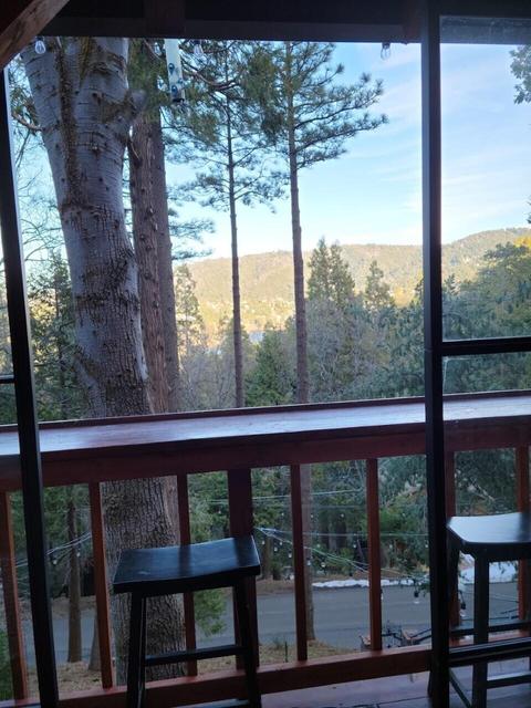 23891 Scenic Dr, Crestline, CA 92325 photo 3