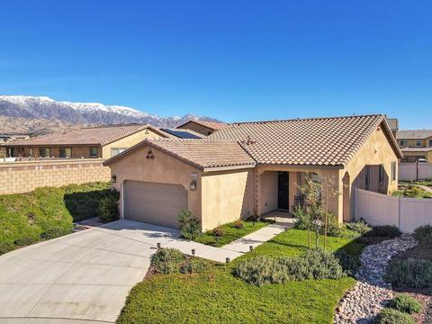 1524 Comet Ct, Beaumont, CA 92223 photo 2