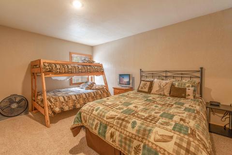 349 Sites Way, Big Bear City, CA 92314 photo 36