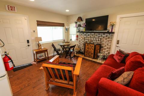 432 Knight Ave, Big Bear Lake, CA 92315 photo 4