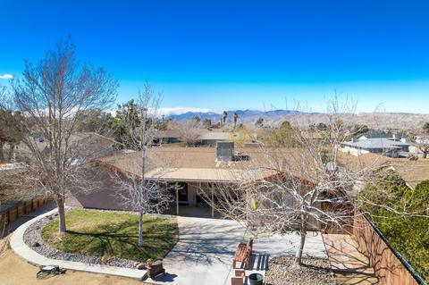 7439 Hermosa Ave, Yucca Valley, CA 92284 photo 3