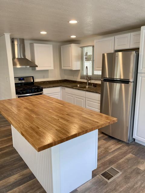 6480 Katherine Rd, Simi Valley, CA 93063 photo 2