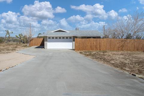 60206 Latham Trl, Joshua Tree, CA 92252 photo 2