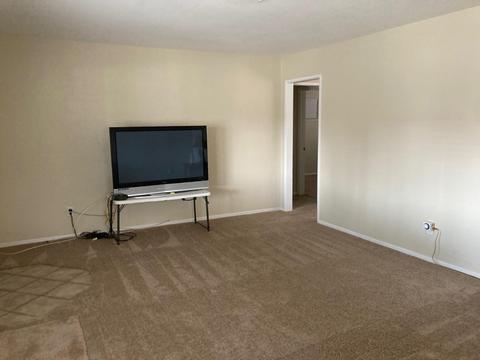 326 E Wilson St, Rialto, CA 92376 photo 3