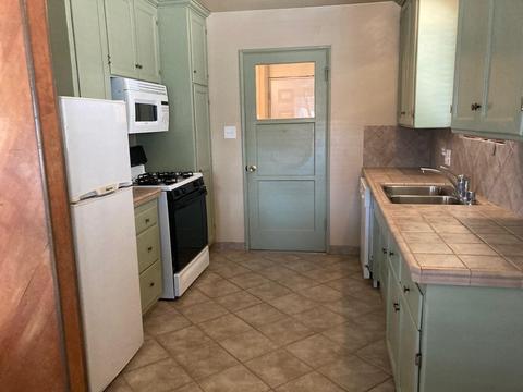 326 E Wilson St, Rialto, CA 92376 photo 5