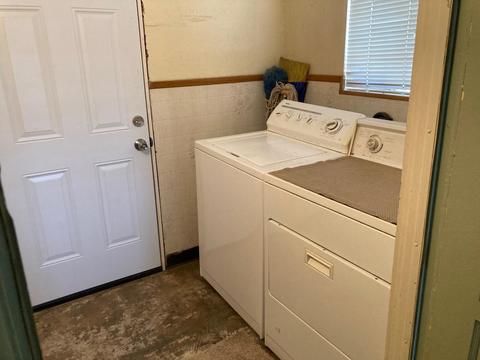 326 E Wilson St, Rialto, CA 92376 photo 12