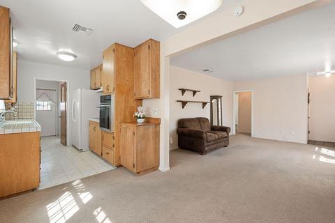 566 S Eucalyptus Ave, Rialto, CA 92376 photo 10