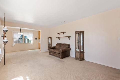 566 S Eucalyptus Ave, Rialto, CA 92376 photo 7