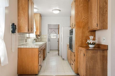 566 S Eucalyptus Ave, Rialto, CA 92376 photo 11
