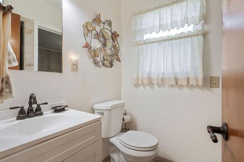 566 S Eucalyptus Ave, Rialto, CA 92376 photo 16