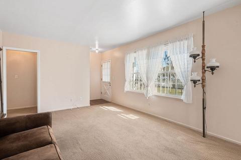 566 S Eucalyptus Ave, Rialto, CA 92376 photo 8